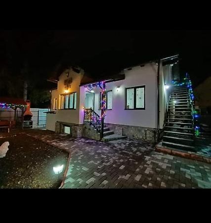 Casa Andy Hotel บุชเตนี ภายนอก รูปภาพ