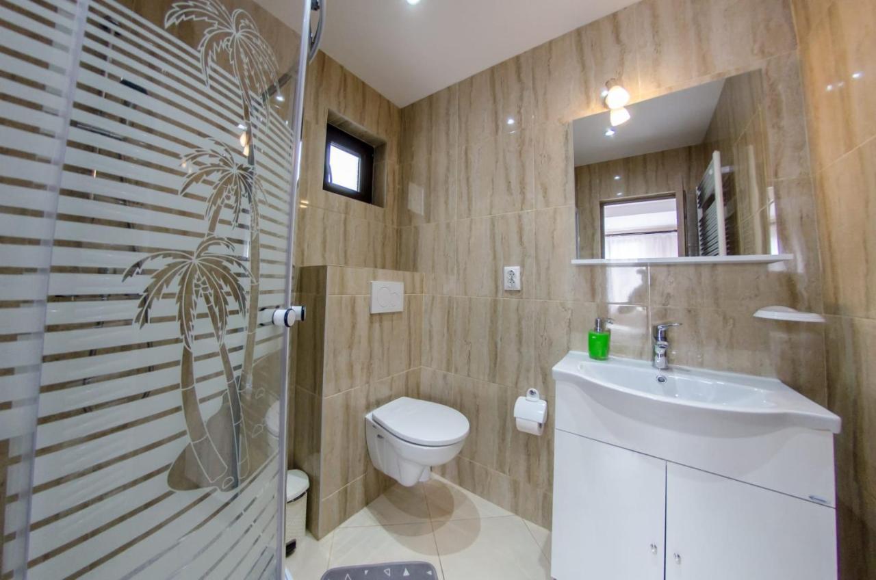 Casa Andy Hotel บุชเตนี ภายนอก รูปภาพ