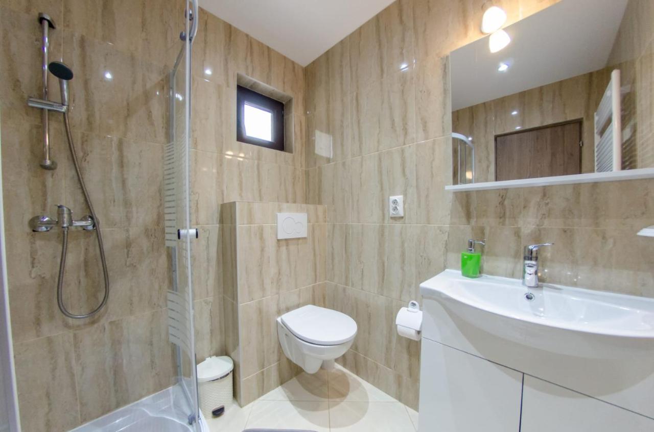 Casa Andy Hotel บุชเตนี ภายนอก รูปภาพ