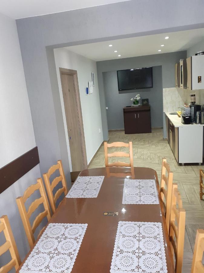 Casa Andy Hotel บุชเตนี ภายนอก รูปภาพ