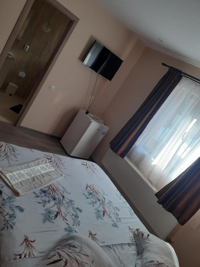Casa Andy Hotel บุชเตนี ภายนอก รูปภาพ