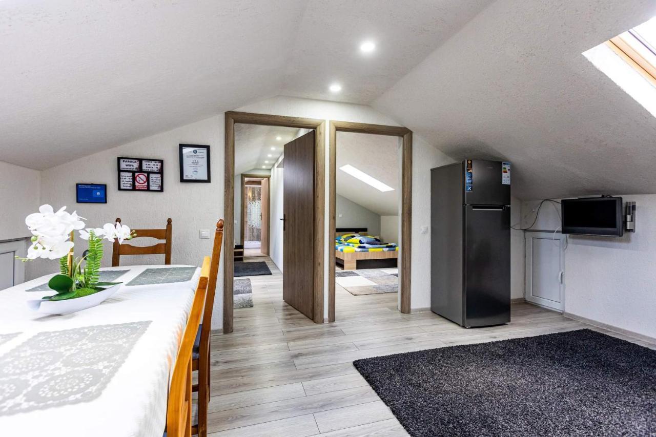 Casa Andy Hotel บุชเตนี ภายนอก รูปภาพ