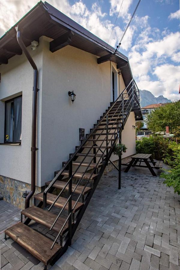 Casa Andy Hotel บุชเตนี ภายนอก รูปภาพ